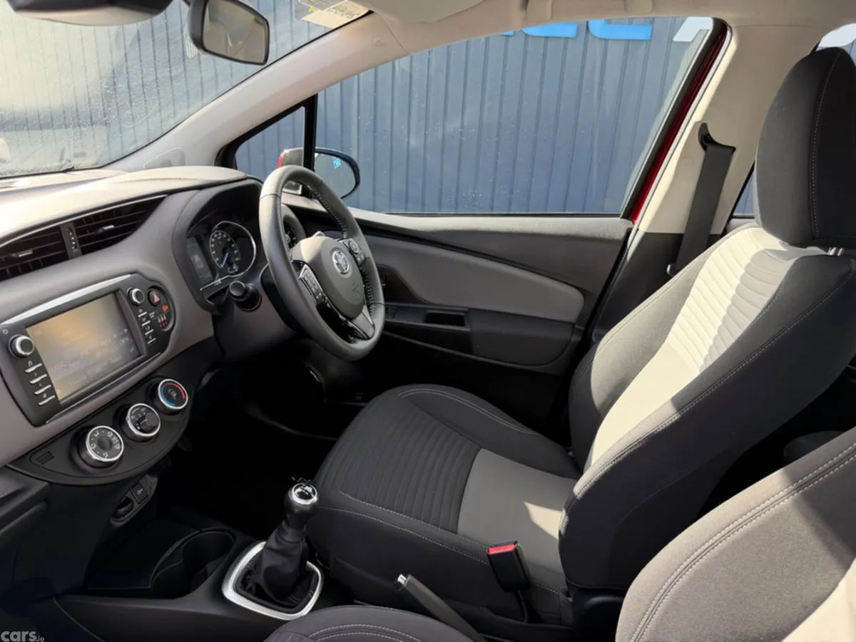 Toyota Yaris Hatchback, Petrol, 2018, Red
