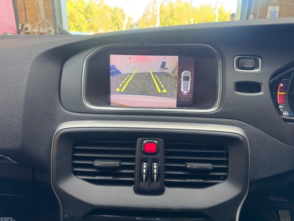 Volvo V40 Estate, Diesel, 2019, White
