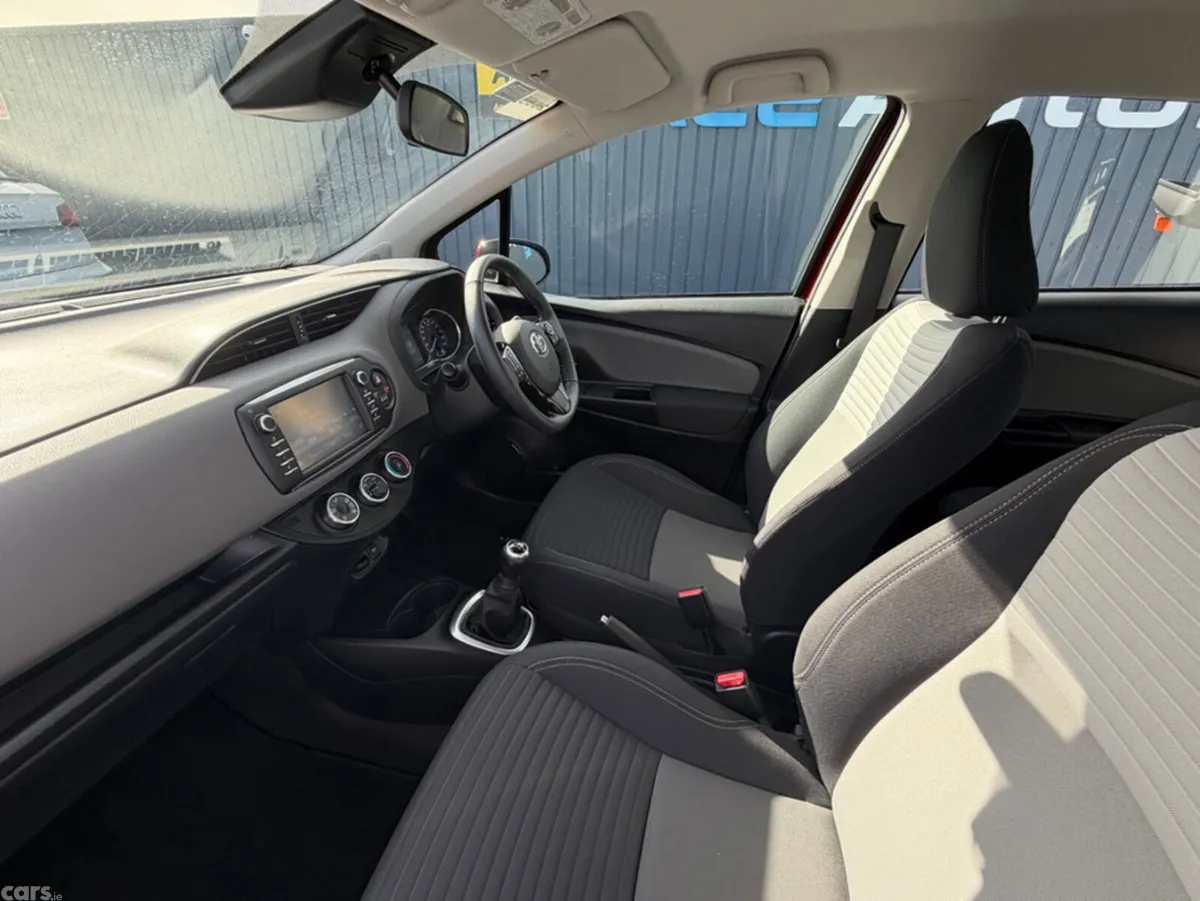 Toyota Yaris Hatchback, Petrol, 2018, Red