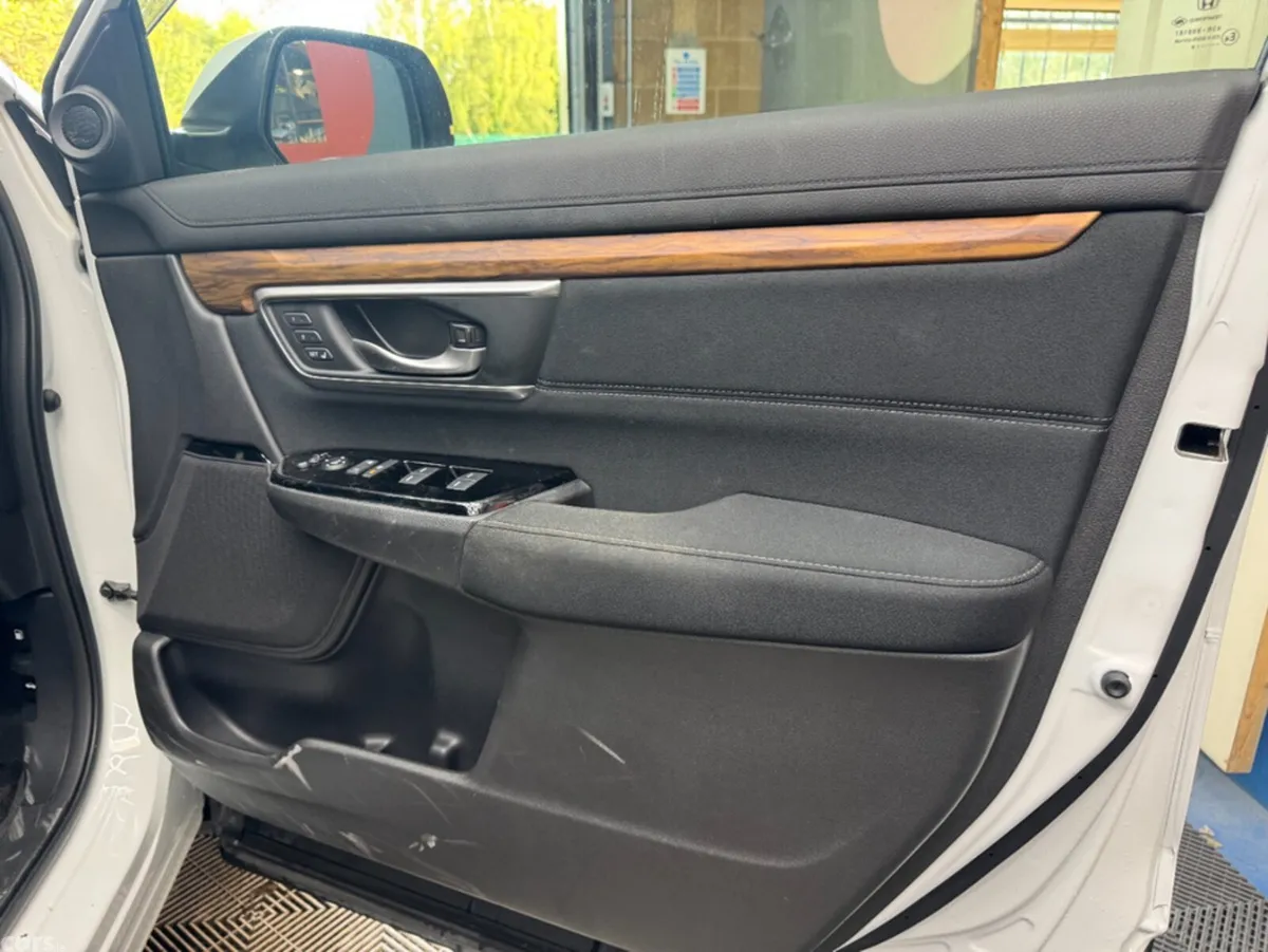 Honda CR-V SUV, Petrol Hybrid, 2019, White