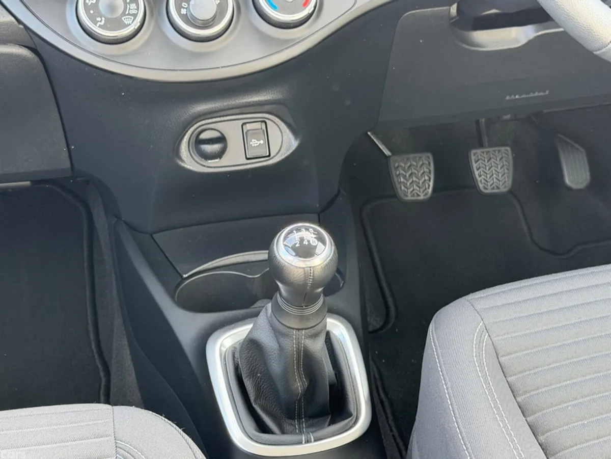 Toyota Yaris Hatchback, Petrol, 2018, Red
