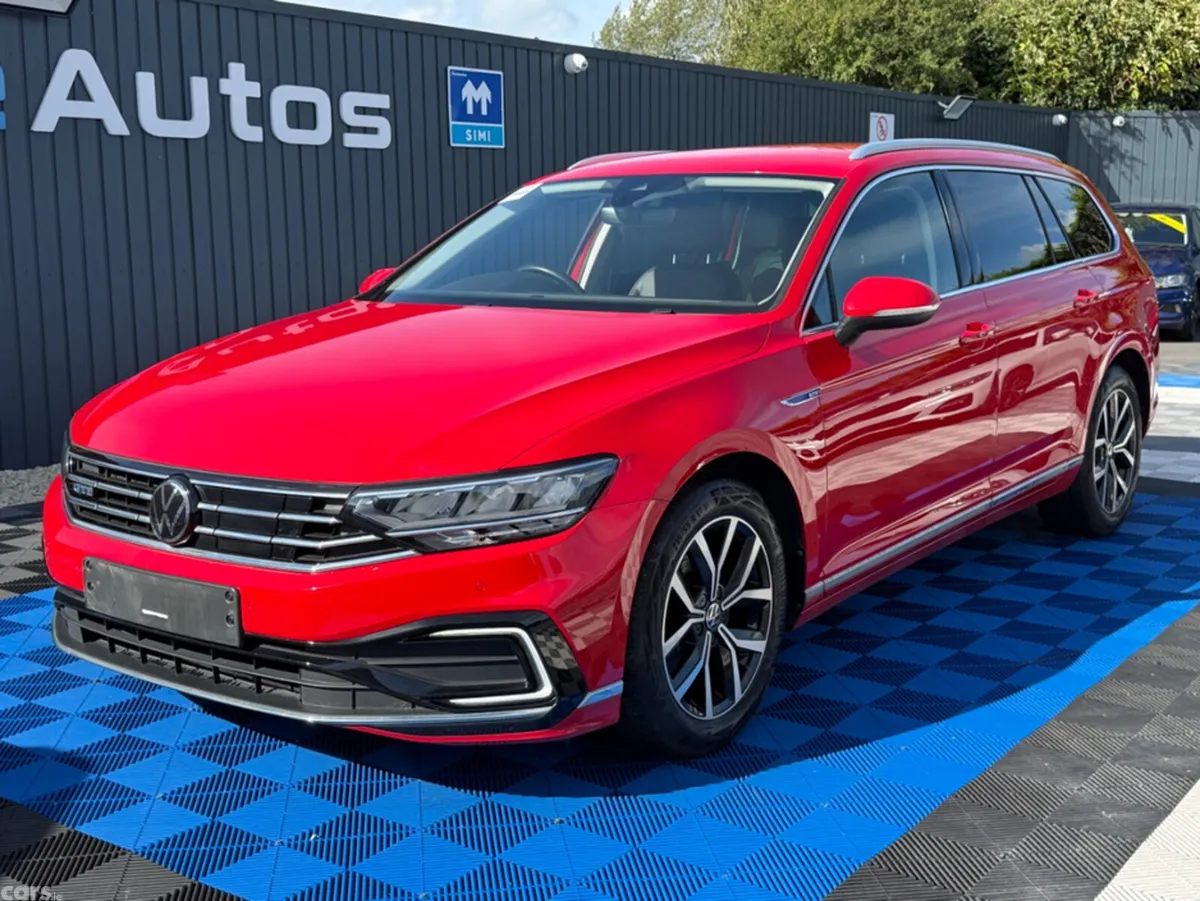 Volkswagen Passat Estate, Petrol Plug-in Hybrid, 2022, Red