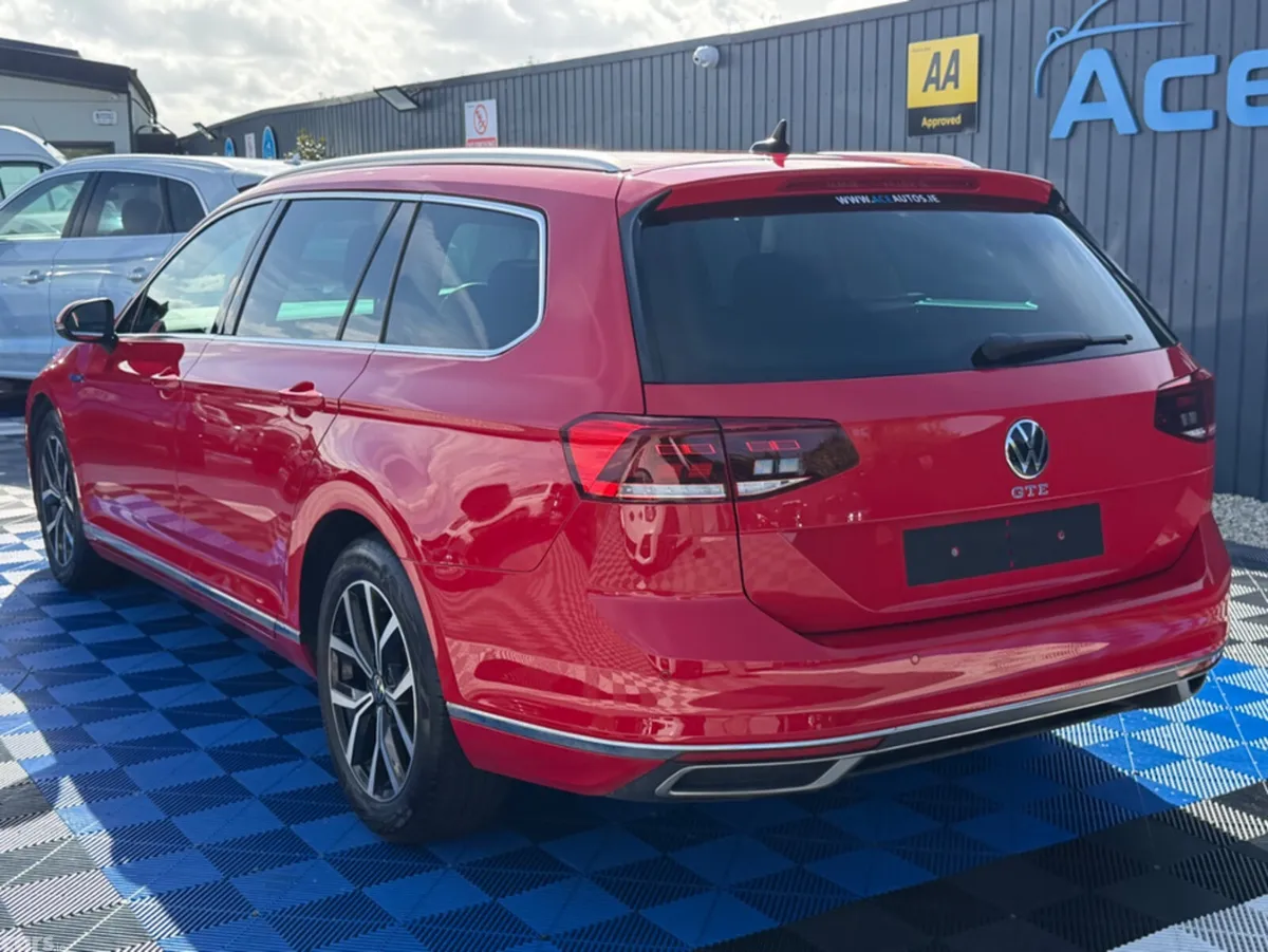 Volkswagen Passat Estate, Petrol Plug-in Hybrid, 2022, Red