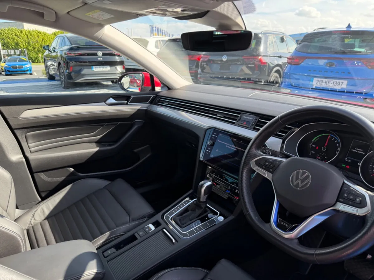Volkswagen Passat Estate, Petrol Hybrid, 2022, Red