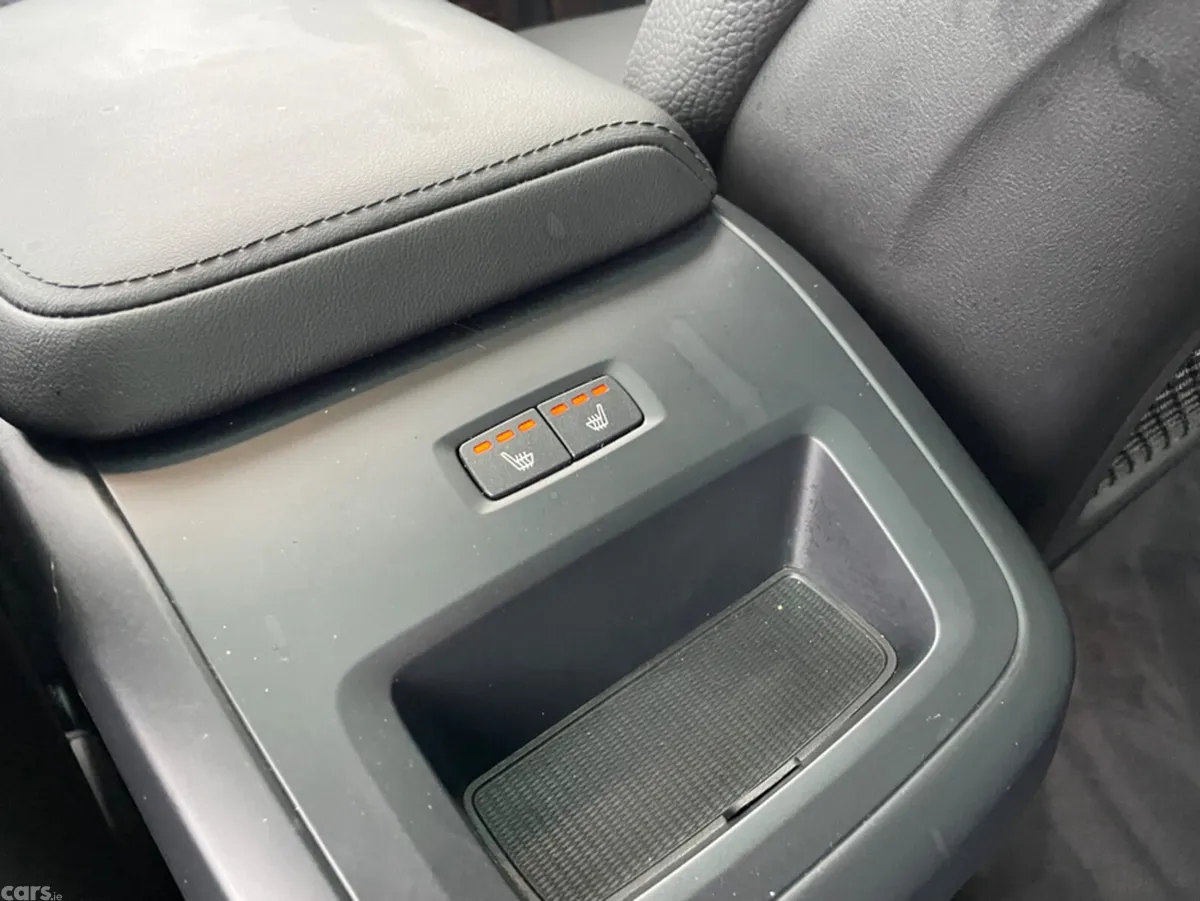 Volvo XC60 SUV, Petrol Plug-in Hybrid, 2024, Grey