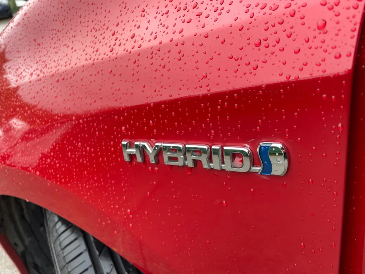 Toyota Auris Hatchback, Petrol Hybrid, 2013, Red