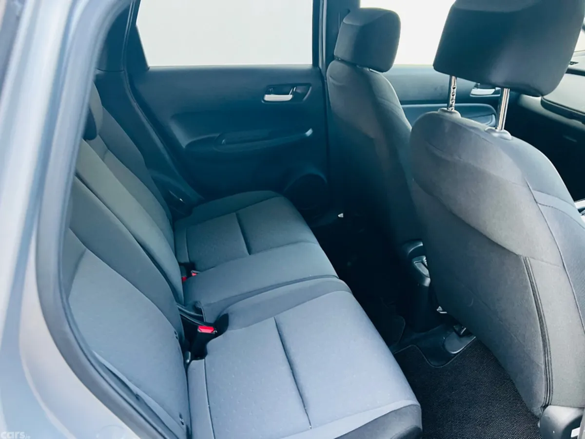 Honda Fit Hatchback, Petrol Hybrid, 2021, Silver