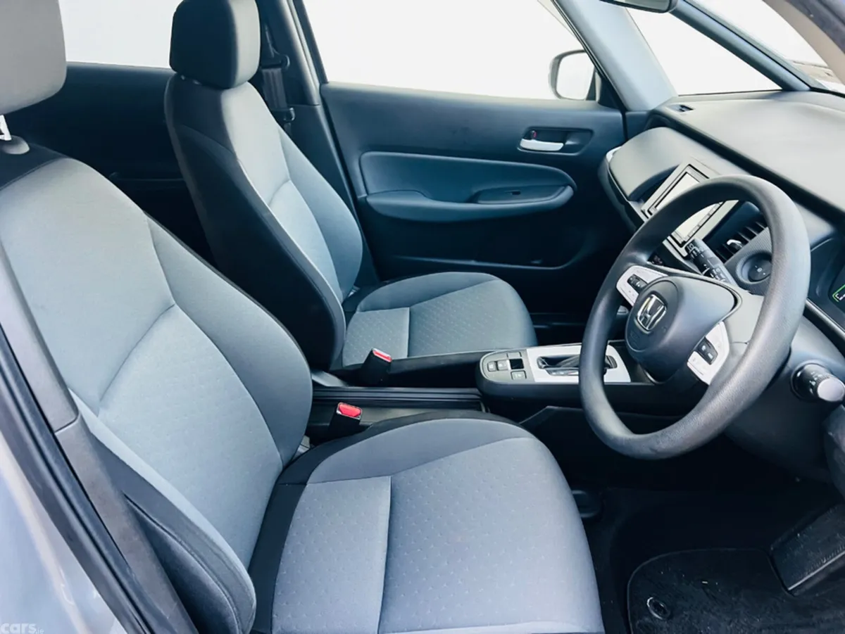 Honda Fit Hatchback, Petrol Hybrid, 2021, Silver
