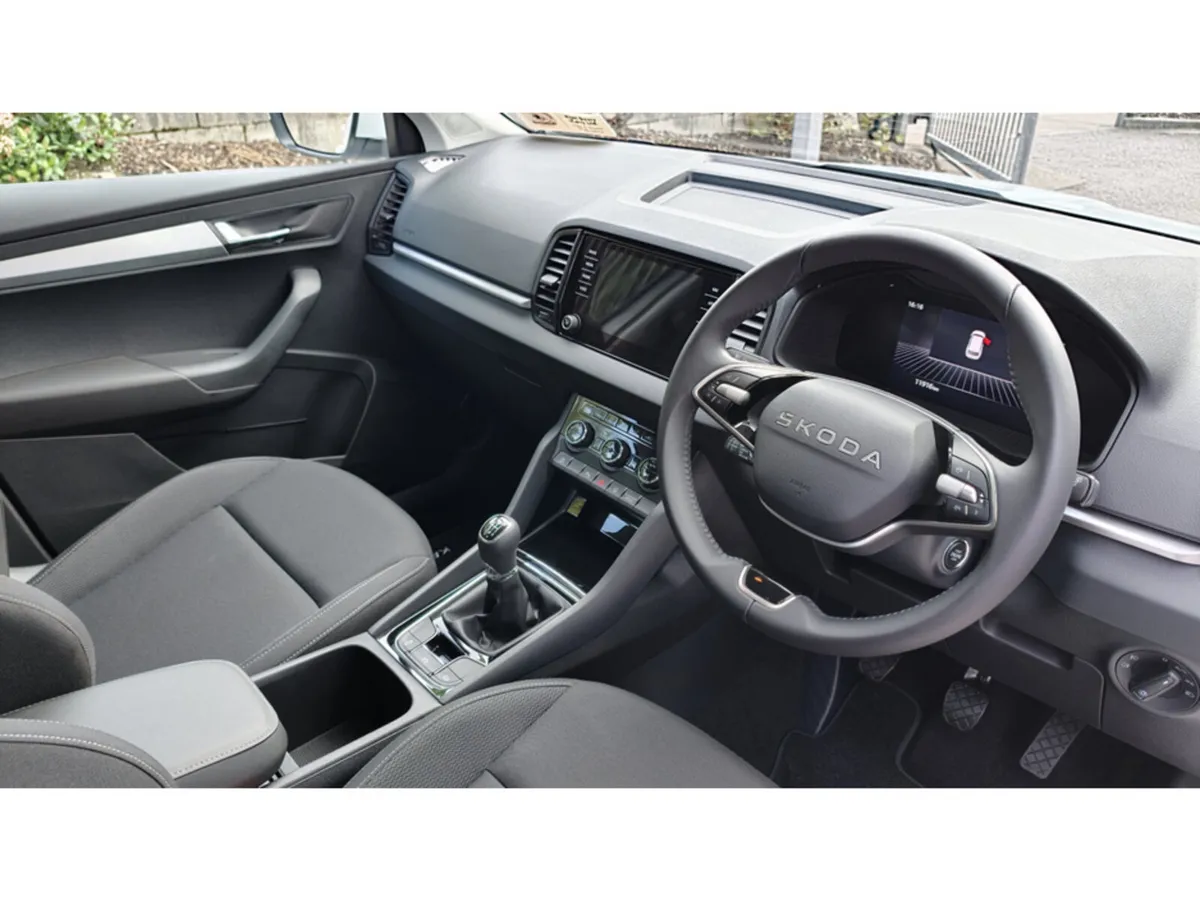 Skoda Karoq SUV, Unknown, 2026, White