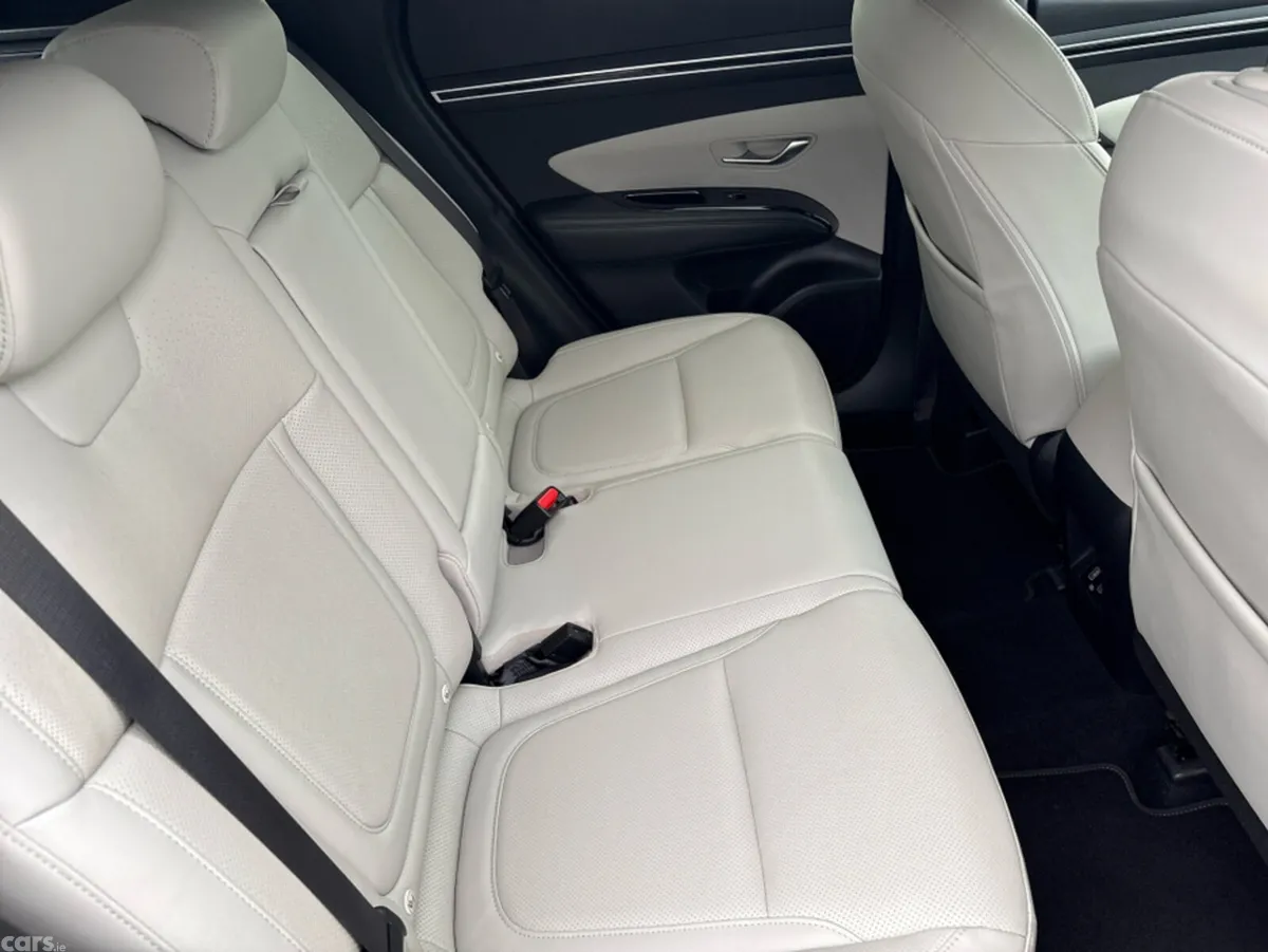Hyundai Tucson MPV, Diesel, 2022, Red