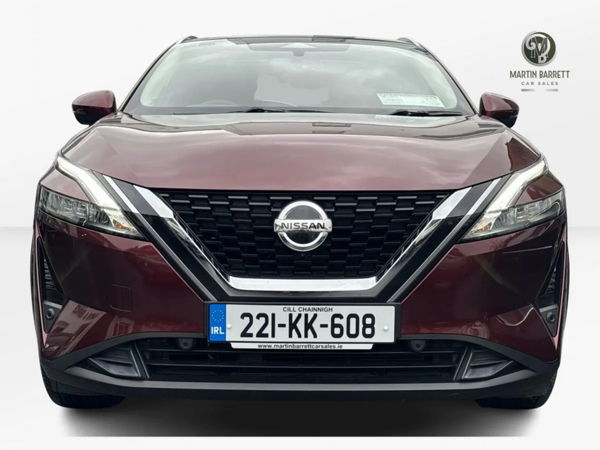 Nissan Qashqai MPV, Petrol, 2022, Red