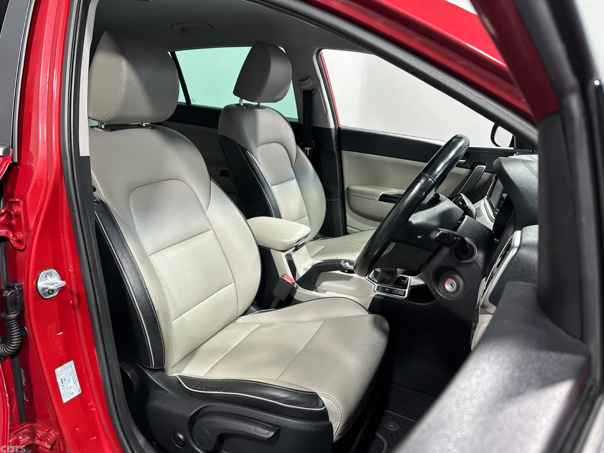 Kia Sportage SUV, Diesel, 2019, Red
