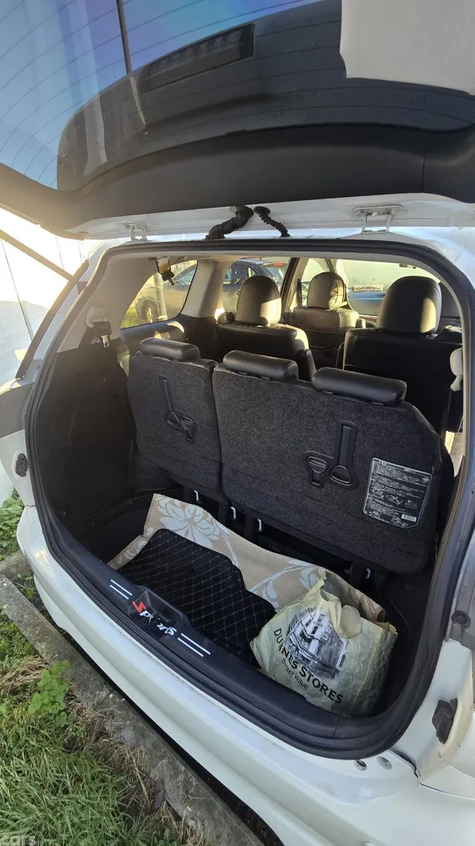 Toyota Estima MPV, Petrol, 2012, White