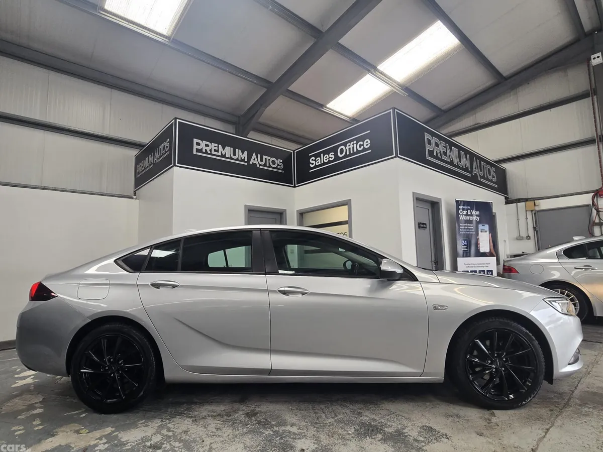 Opel Insignia Hatchback, Diesel, 2019, Grey