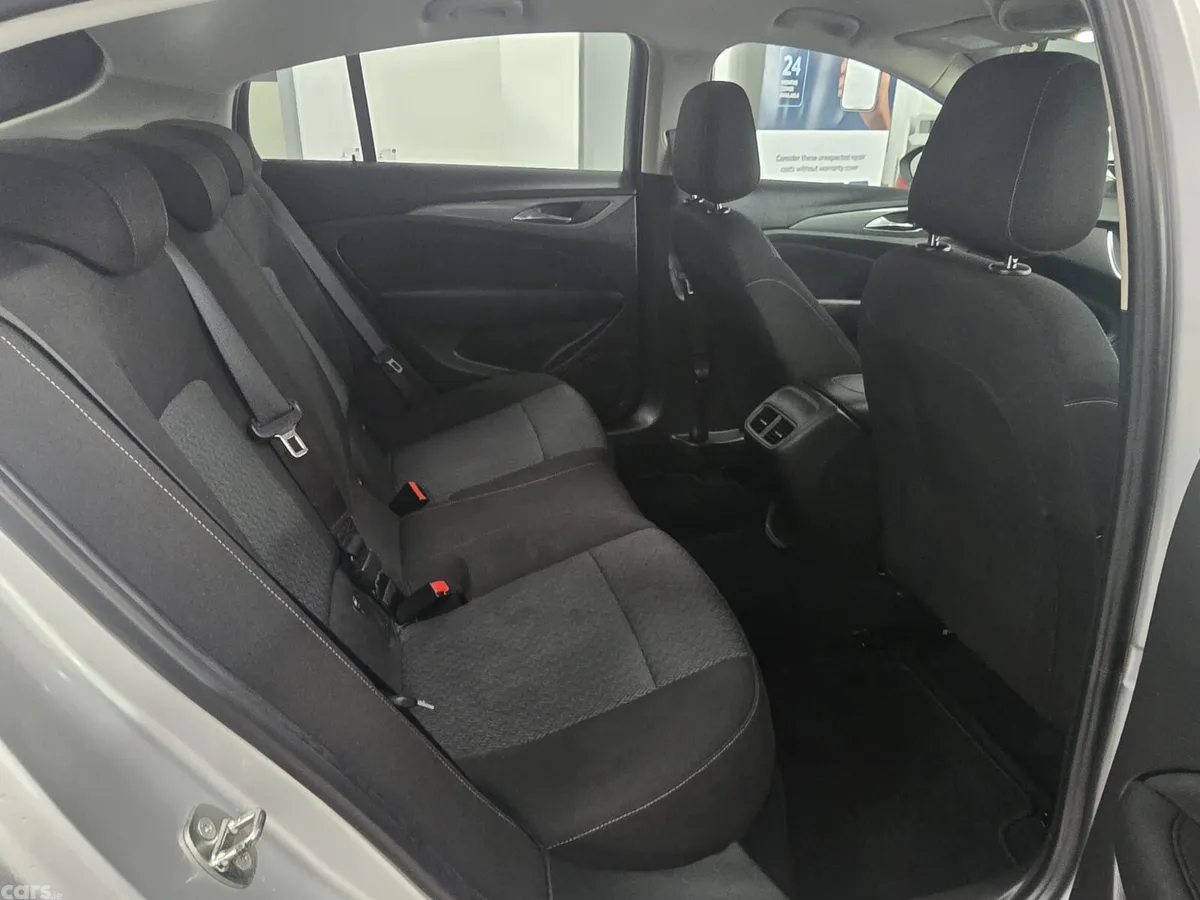 Opel Insignia Hatchback, Diesel, 2019, Grey