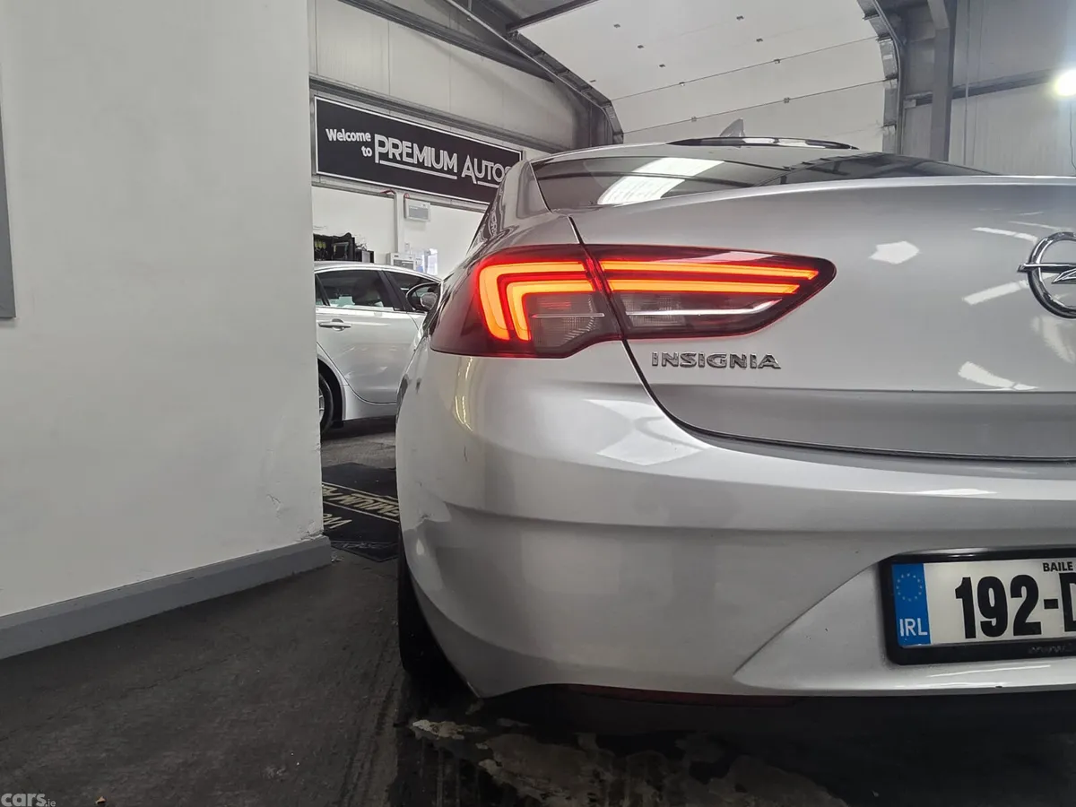 Opel Insignia Hatchback, Diesel, 2019, Grey