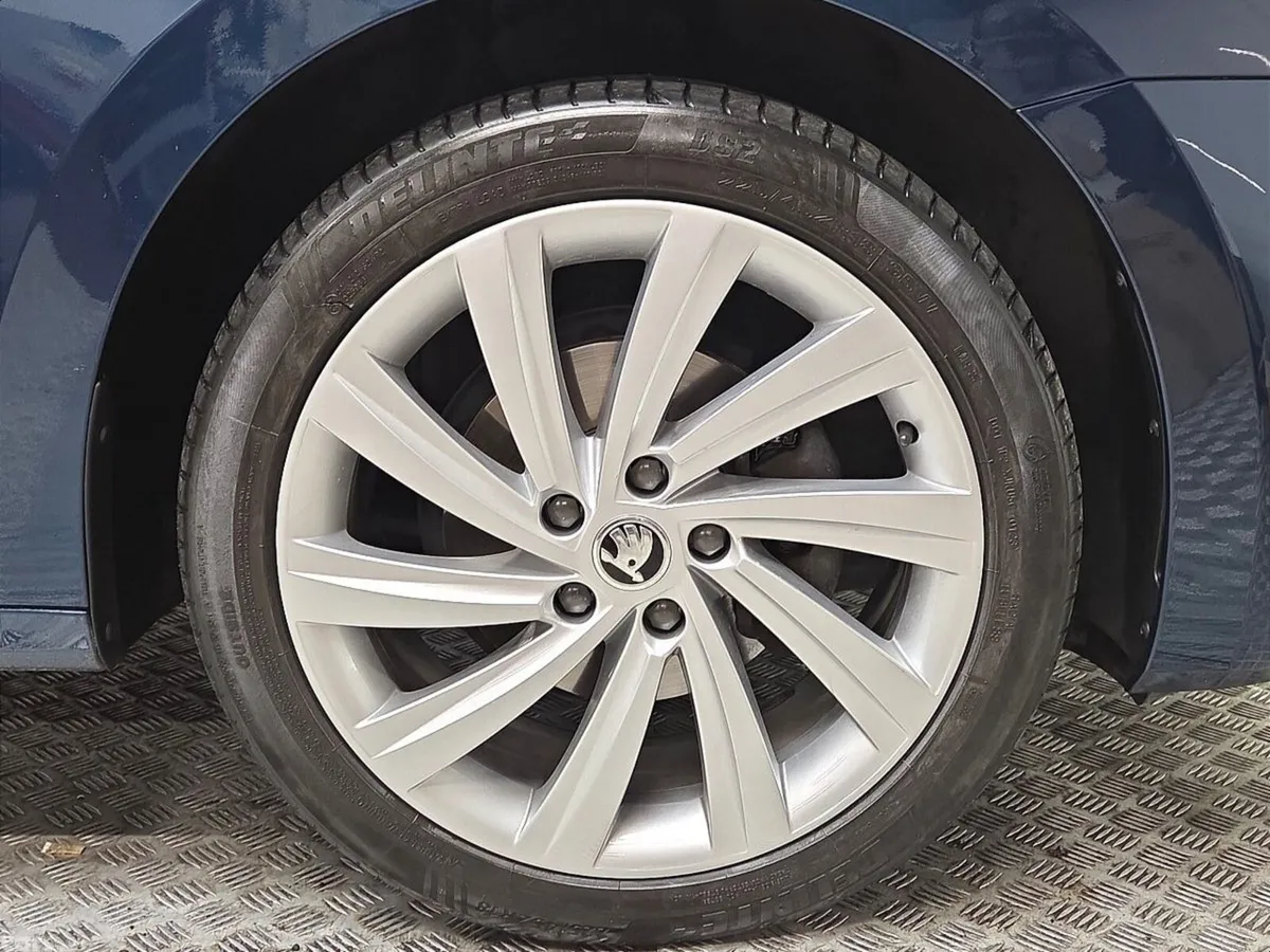 Skoda Octavia Estate, Diesel, 2023, Blue