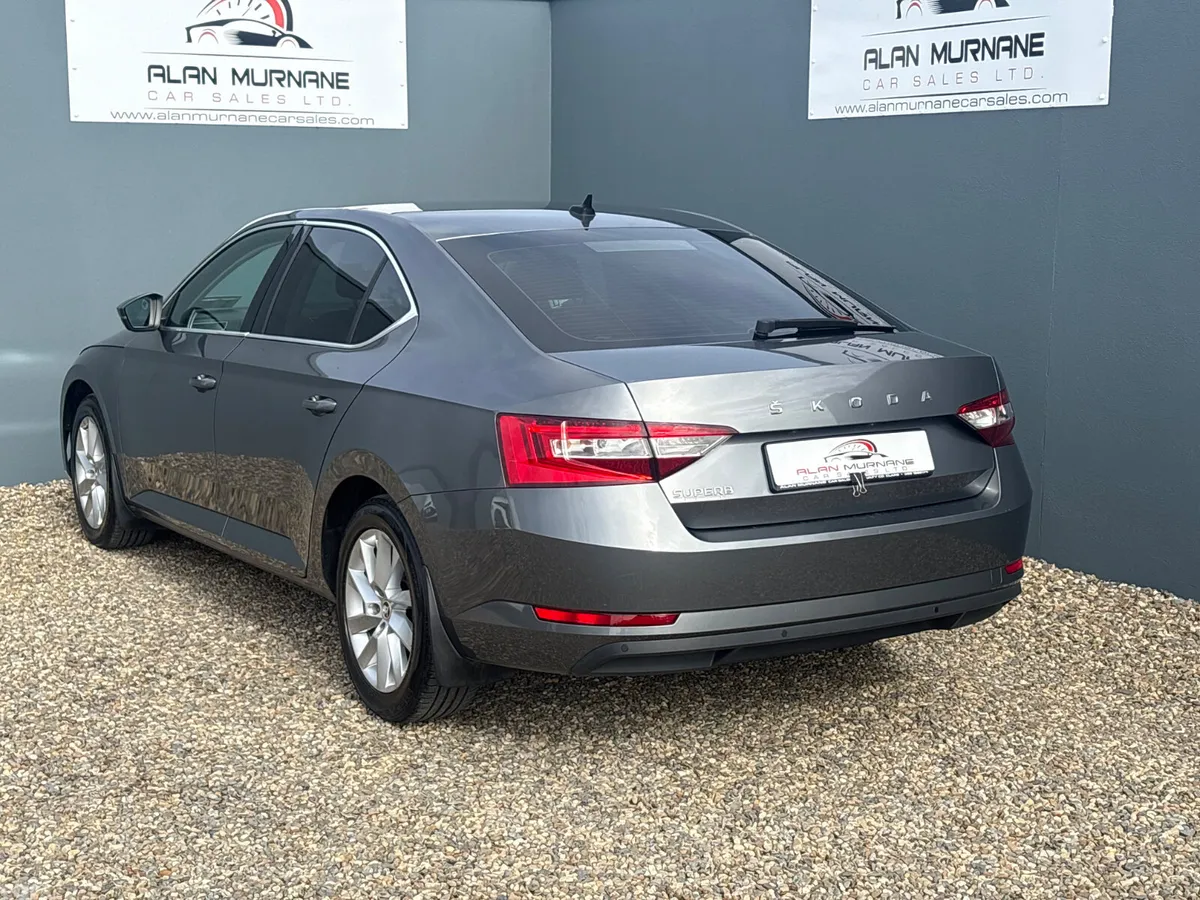 Skoda Superb Saloon, Diesel, 2023, Grey