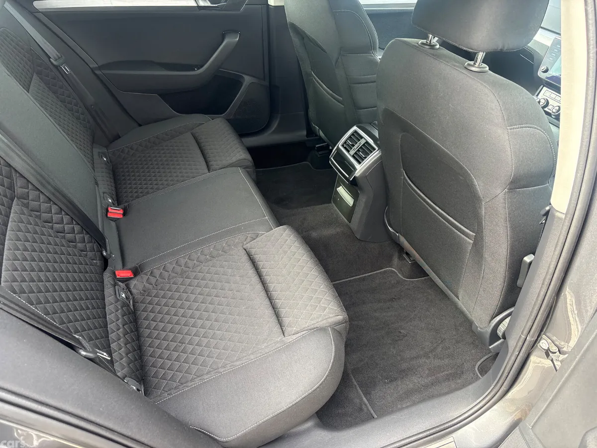 Skoda Superb Saloon, Diesel, 2023, Grey