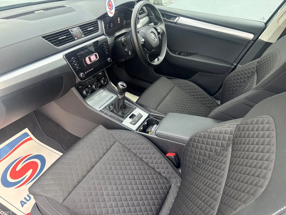 Skoda Superb Saloon, Diesel, 2023, Grey