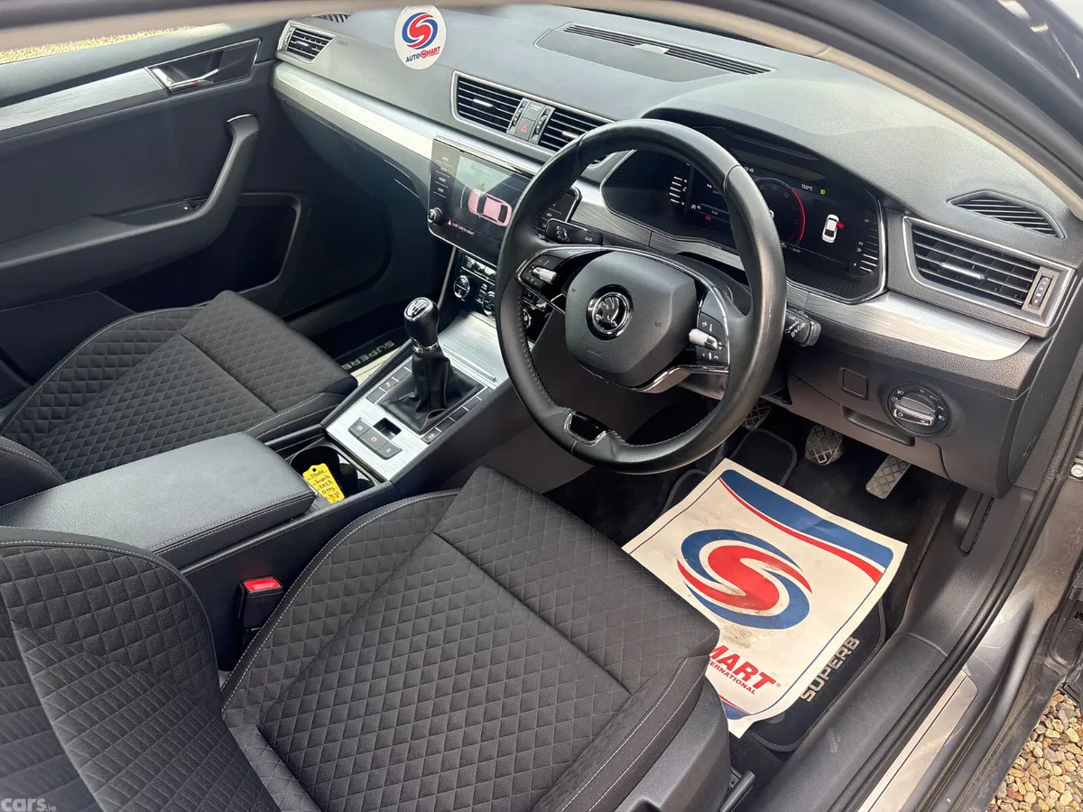 Skoda Superb Saloon, Diesel, 2023, Grey