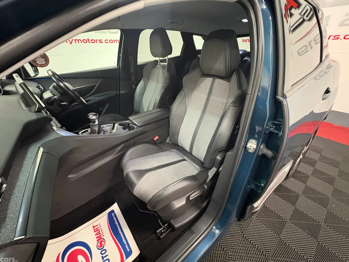 Peugeot 3008 SUV, Diesel, 2022, Blue