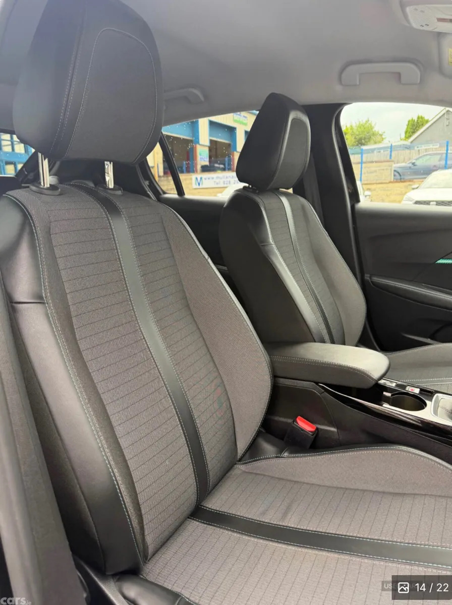 Peugeot 208 Hatchback, Diesel, 2022, Black