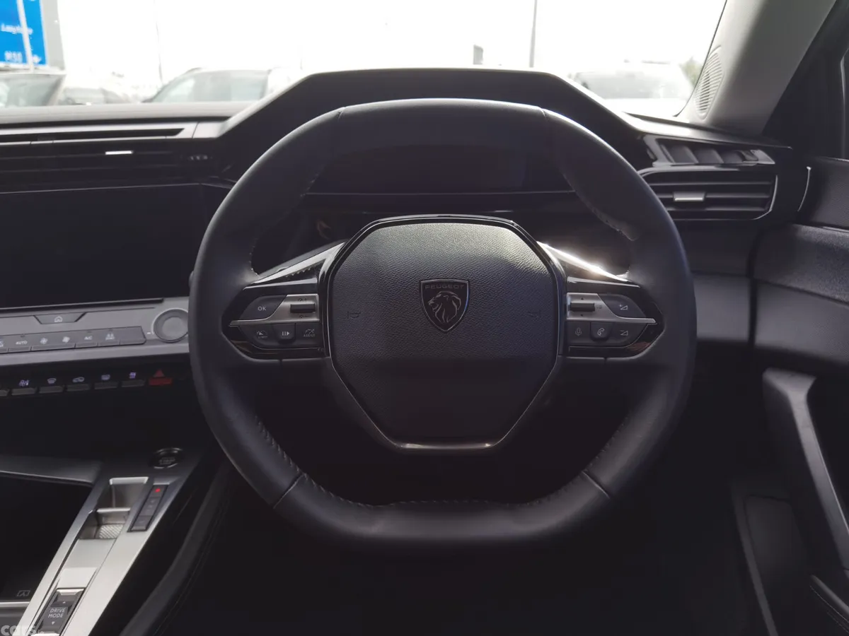 Peugeot 308 Hatchback, Petrol, 2023, Grey