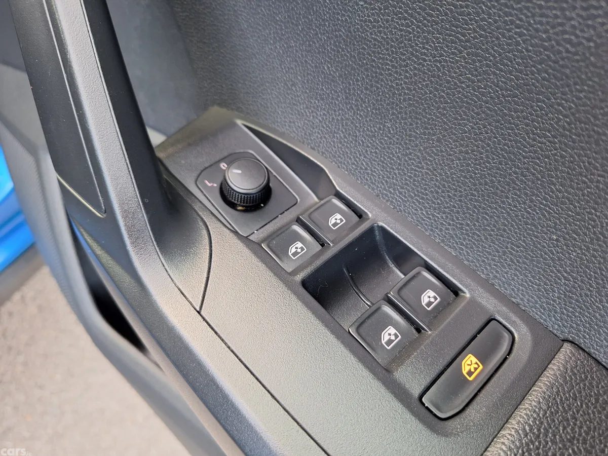 SEAT Arona SUV, Petrol, 2024, Blue