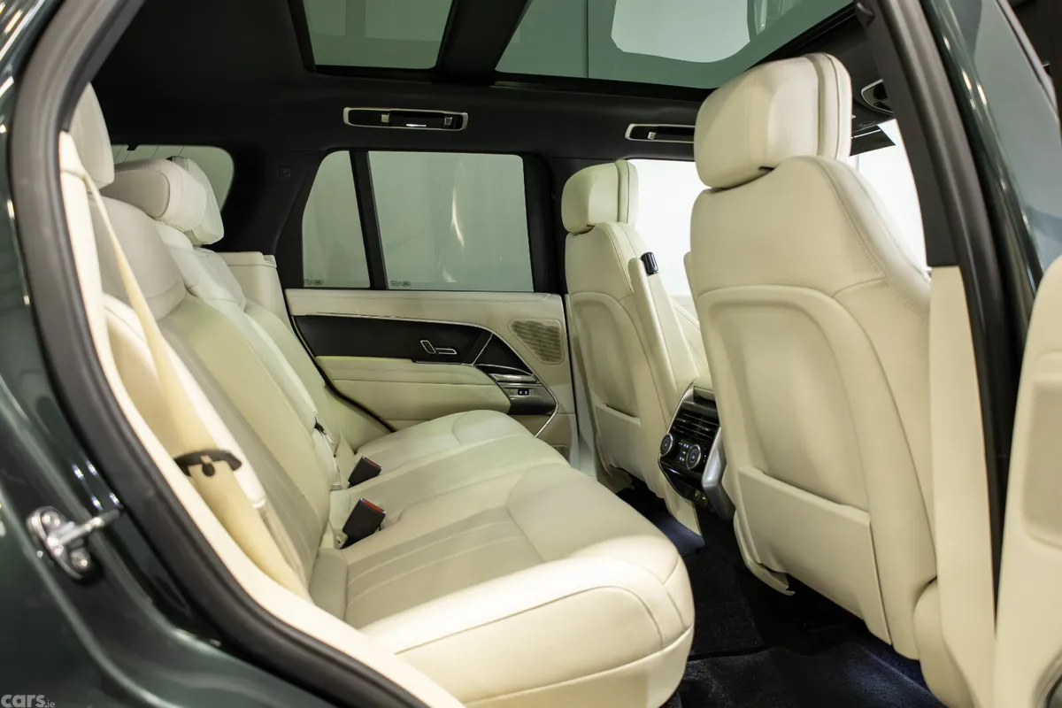 Land Rover Range Rover SUV, Petrol Plug-in Hybrid, 2024, Green