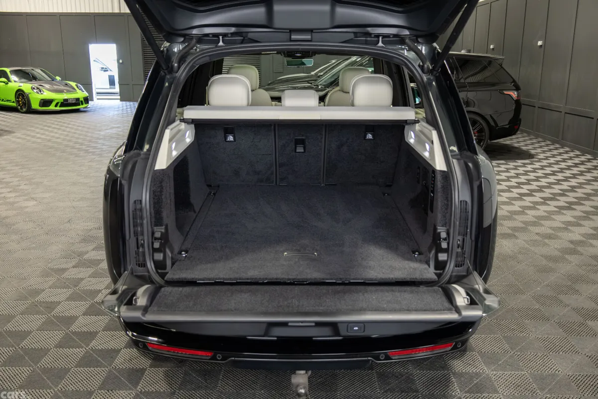 Land Rover Range Rover SUV, Petrol Plug-in Hybrid, 2024, Green