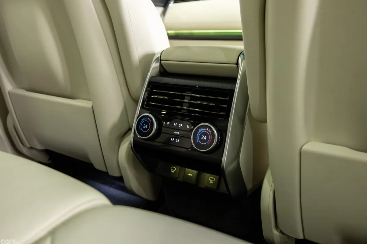 Land Rover Range Rover SUV, Petrol Plug-in Hybrid, 2024, Green