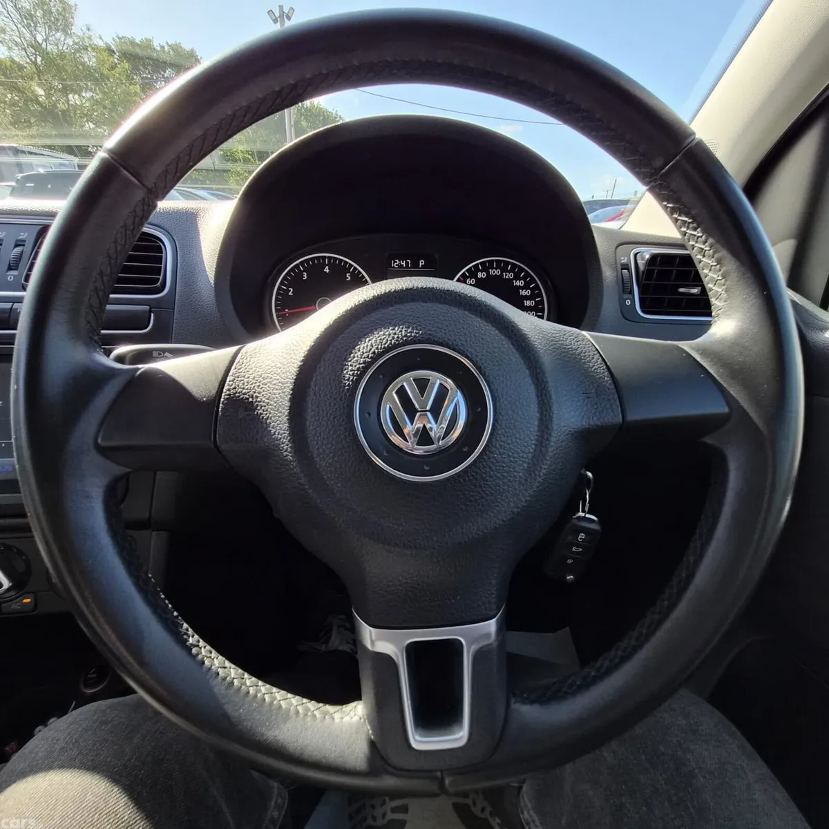 Volkswagen Polo Hatchback, Petrol, 2014, White