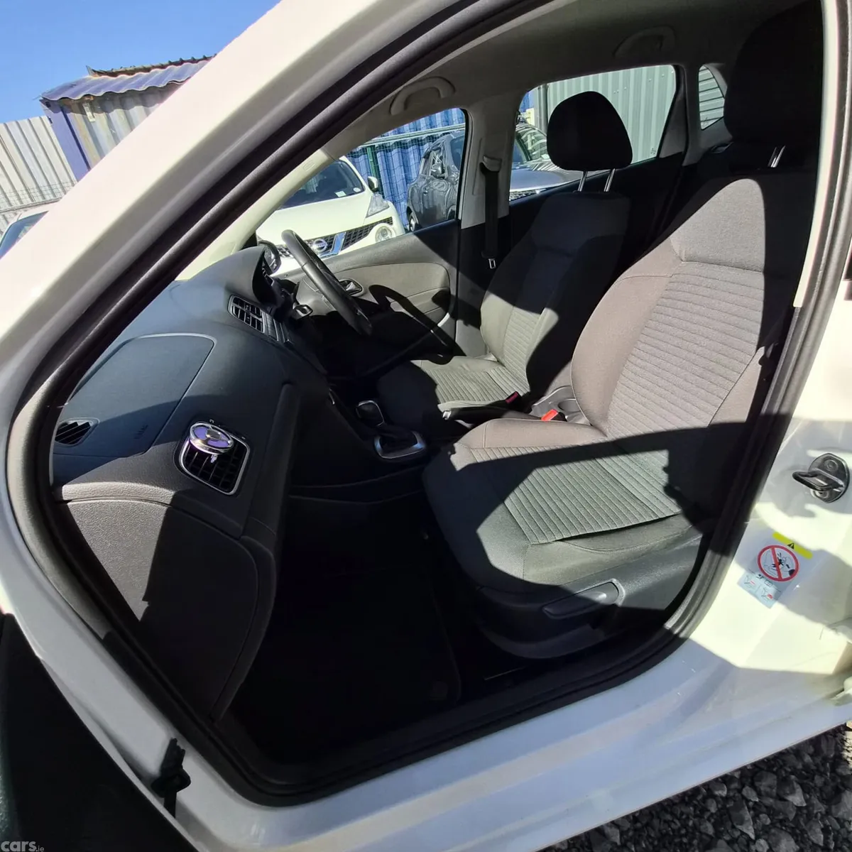Volkswagen Polo Hatchback, Petrol, 2014, White