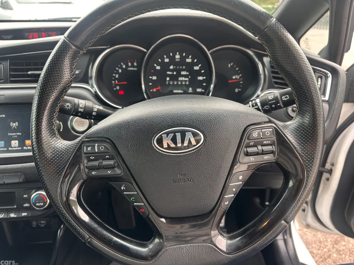 Kia Ceed Hatchback, Diesel, 2017, White