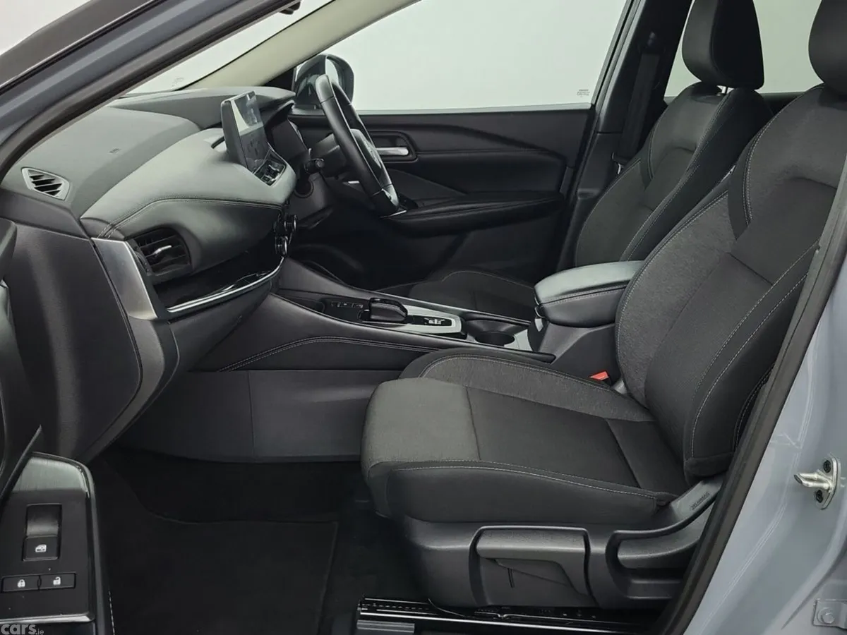 Nissan Qashqai MPV, Petrol, 2023, Grey