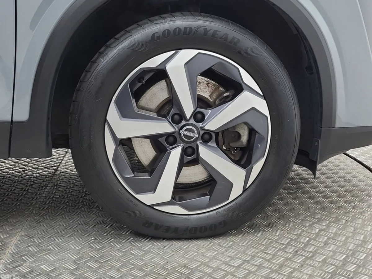Nissan Qashqai MPV, Petrol, 2023, Grey