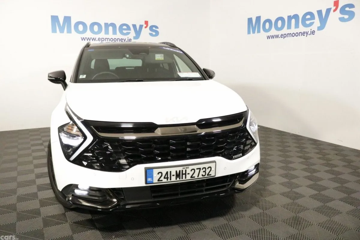 Kia Sportage SUV, Petrol Plug-in Hybrid, 2024, White