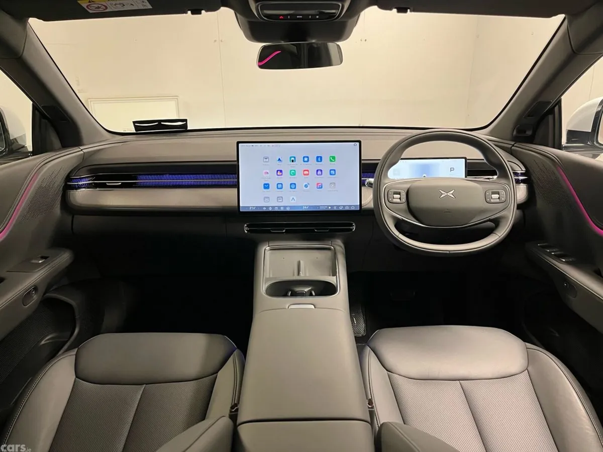 XPeng G6 Hatchback, Electric, 2026, White