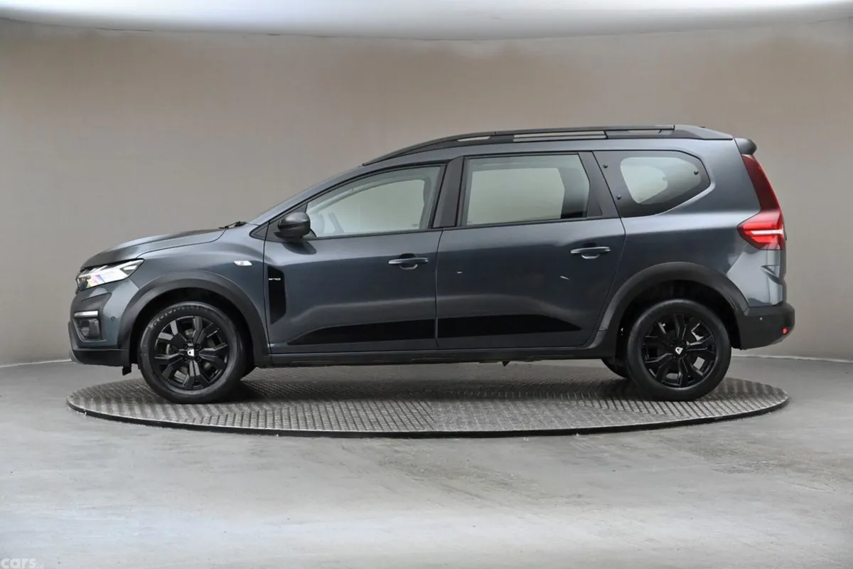 Dacia Jogger MPV, Petrol, 2023, Grey