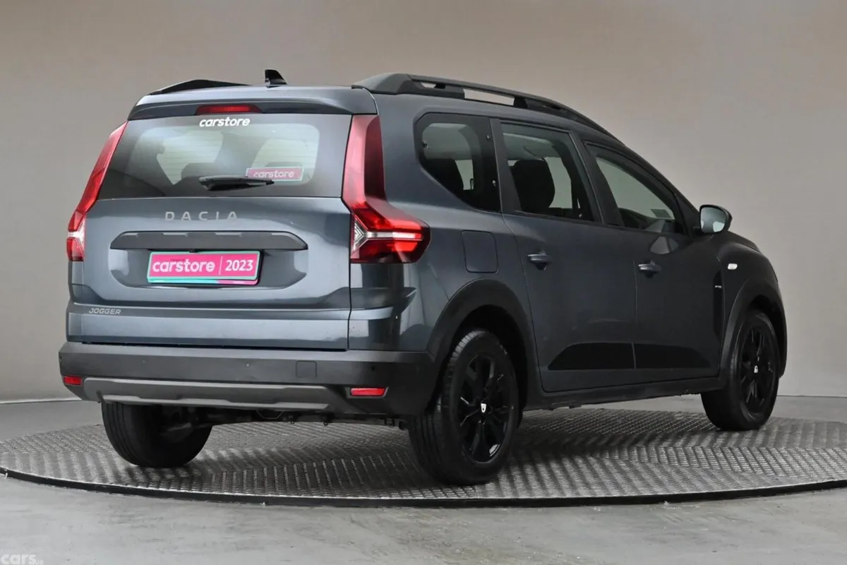 Dacia Jogger MPV, Petrol, 2023, Grey