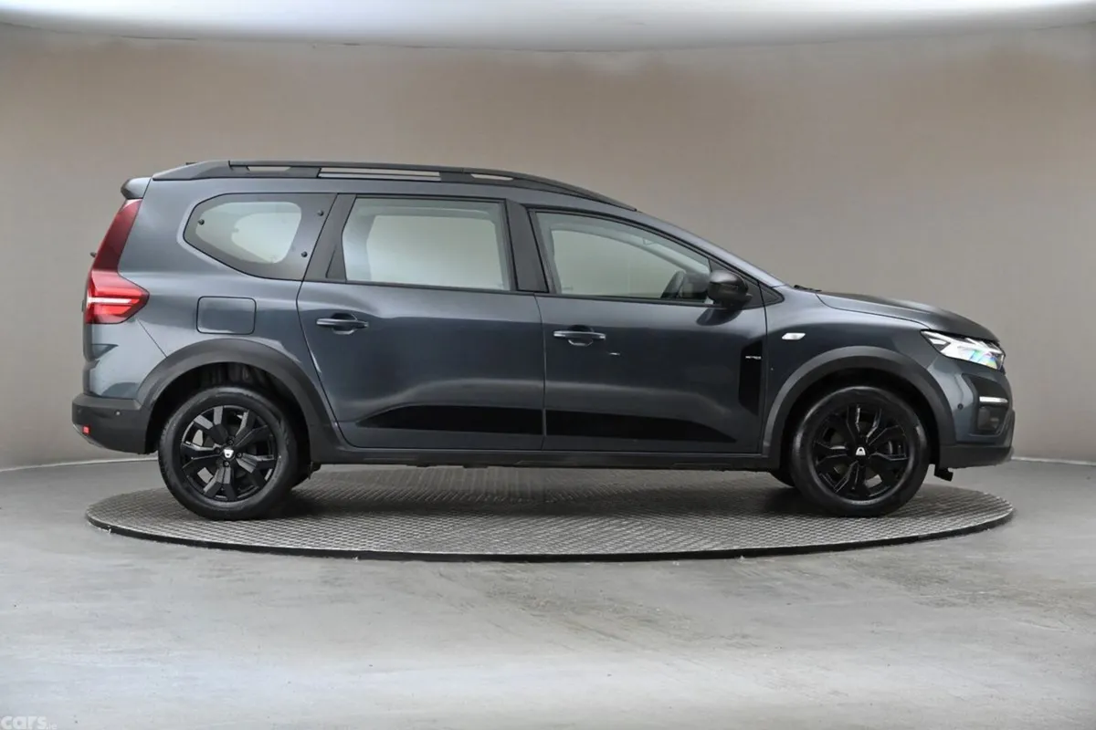 Dacia Jogger MPV, Petrol, 2023, Grey