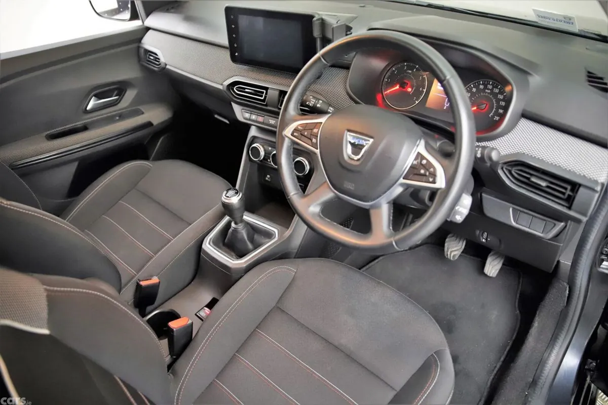 Dacia Jogger MPV, Petrol, 2023, Grey