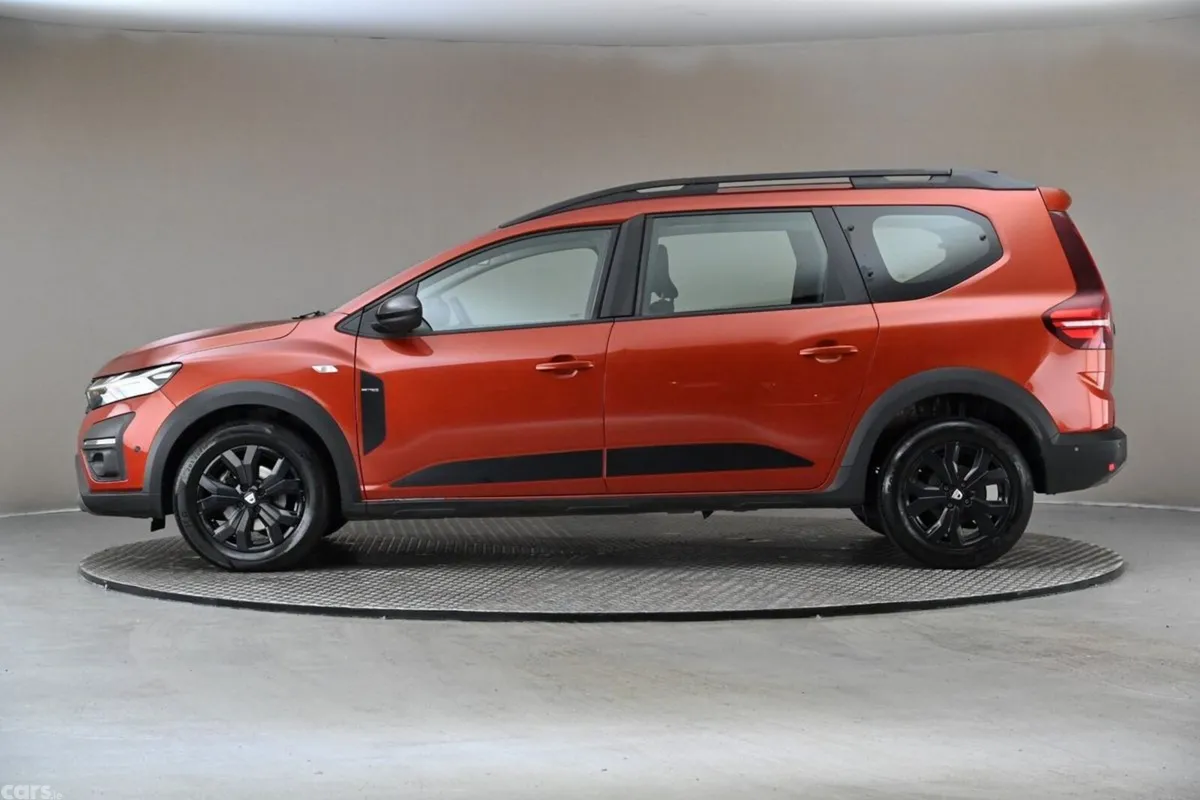 Dacia Jogger MPV, Petrol, 2023, Brown
