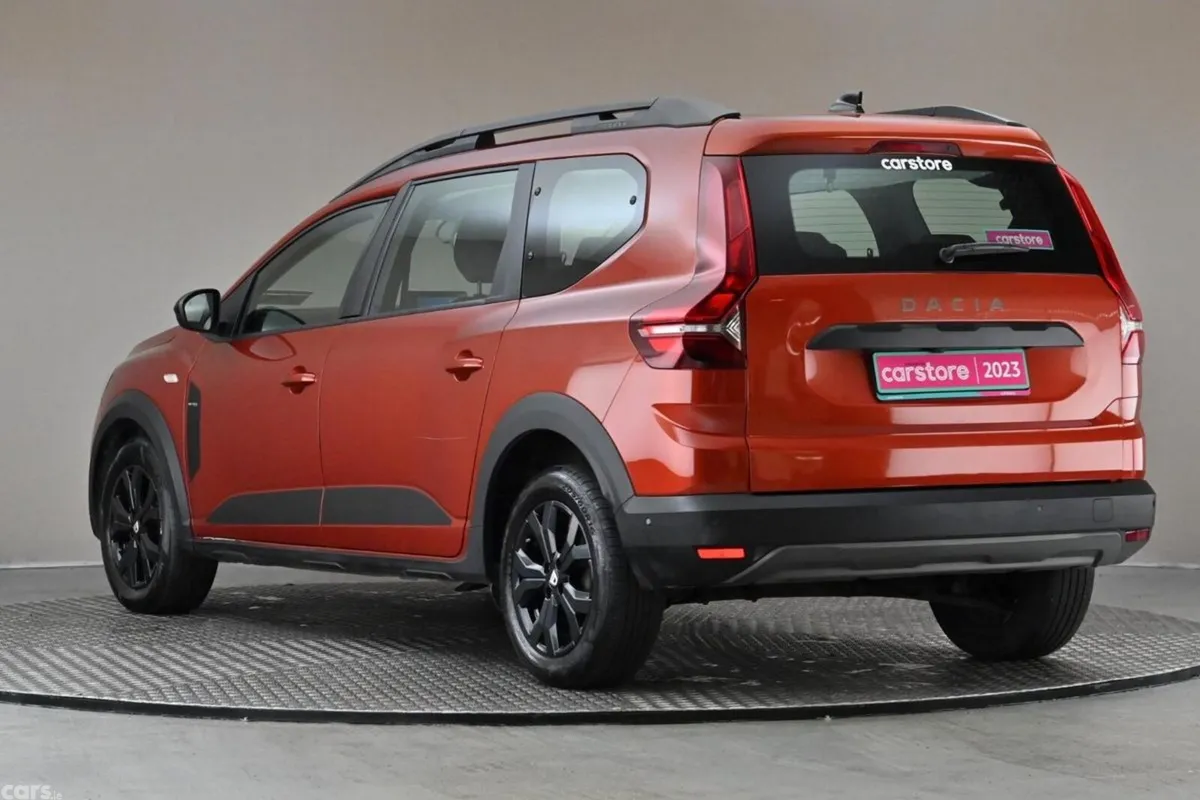 Dacia Jogger MPV, Petrol, 2023, Brown