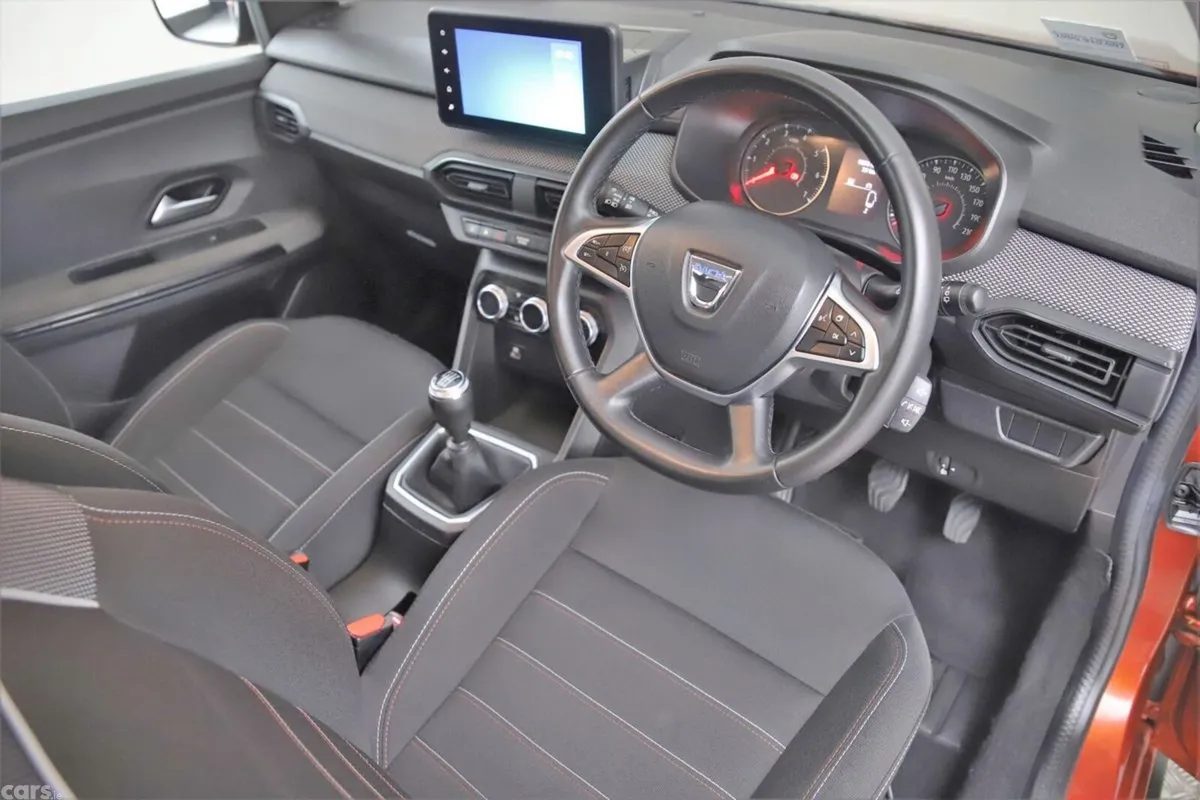 Dacia Jogger MPV, Petrol, 2023, Brown