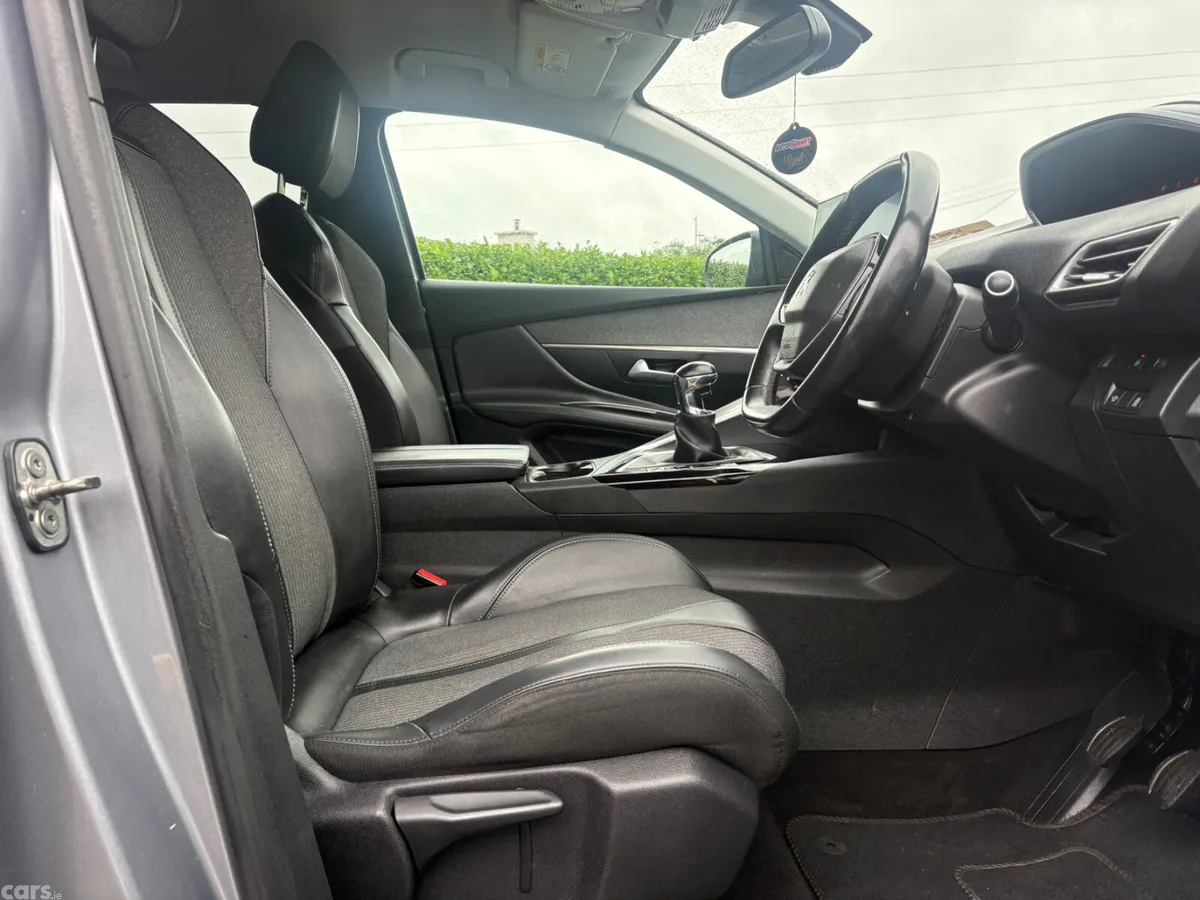 Peugeot 3008 Hatchback, Diesel, 2021, Grey