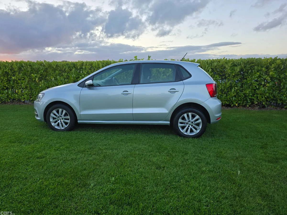 Volkswagen Polo Hatchback, Petrol, 2016, Silver