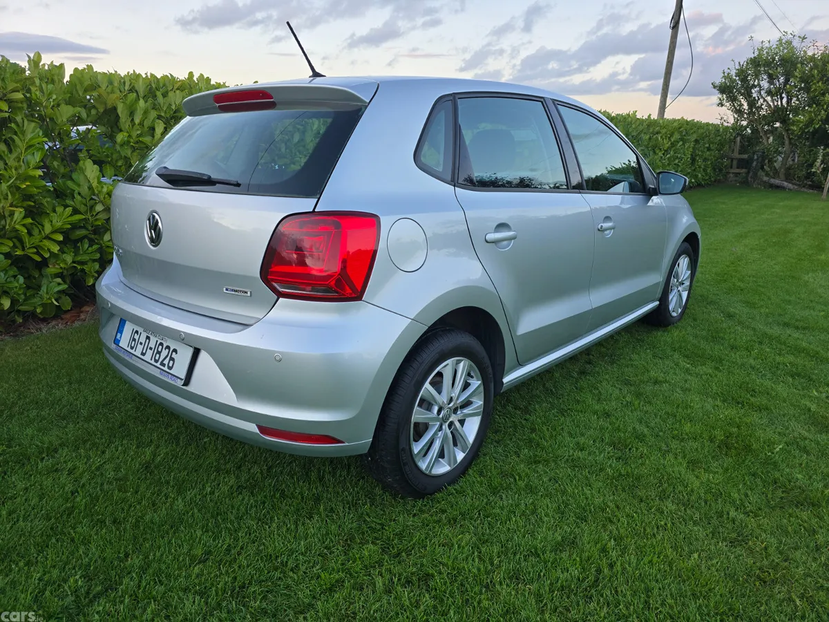 Volkswagen Polo Hatchback, Petrol, 2016, Silver