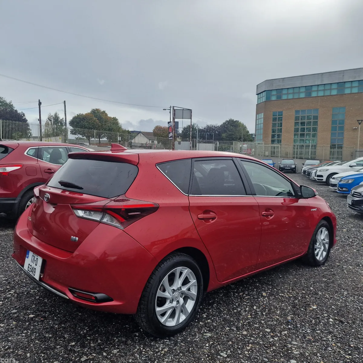 Toyota Auris Hatchback, Petrol Hybrid, 2017, Red